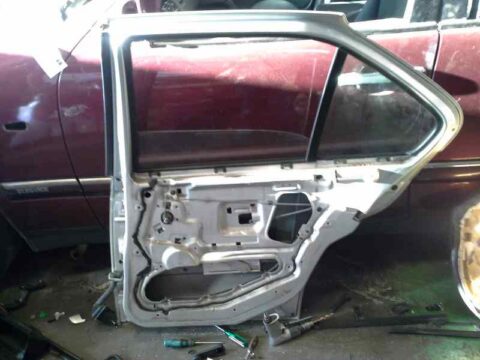 PUERTA TRASERA DERECHA BMW SERIE 3 BERLINA (E36) 320i