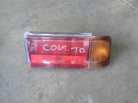 PILOTO TRASERO DERECHO MITSUBISHI COLT (C50A) GL