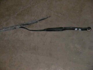 BRAZO LIMPIA DELANTERO DERECHO NISSAN PRIMERA BERLINA (P11) Básico - fotografía 1