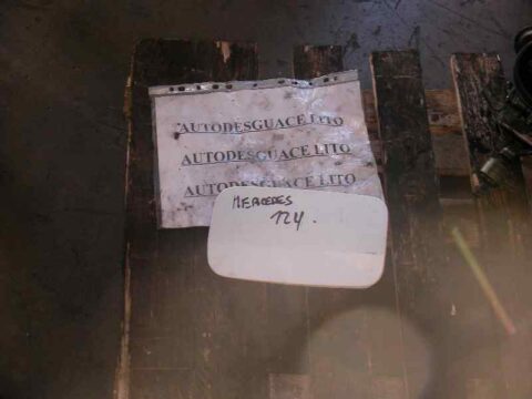 TAPA EXTERIOR COMBUSTIBLE MERCEDES-BENZ CLASE 124 (BM 124) BERLINA 200 (124.020)