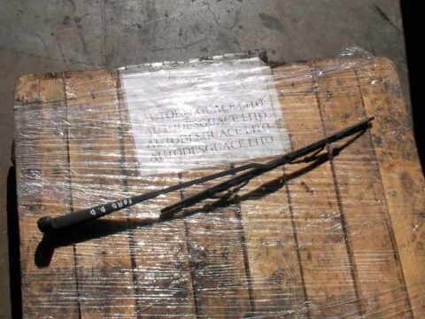 BRAZO LIMPIA DELANTERO DERECHO FORD FIESTA BERLINA (DX) Básico