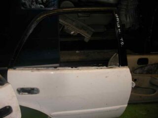 PUERTA TRASERA DERECHA TOYOTA COROLLA (E11) 2.0 D Linea Luna (5-ptas.) - fotografía 1