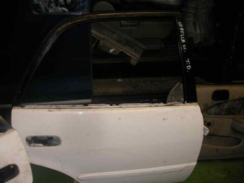 PUERTA TRASERA DERECHA TOYOTA COROLLA (E11) 2.0 D Linea Luna (5-ptas.)