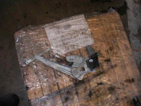 ELEVALUNAS TRASERO DERECHO NISSAN ALMERA (N16E) Acenta