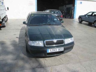 GUANTERA SKODA OCTAVIA BERLINA (1U2) 2.0 SLX - fotografía 2