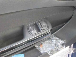 MANETA INTERIOR TRASERA DERECHA OPEL CORSA D 111 Years - fotografía 5