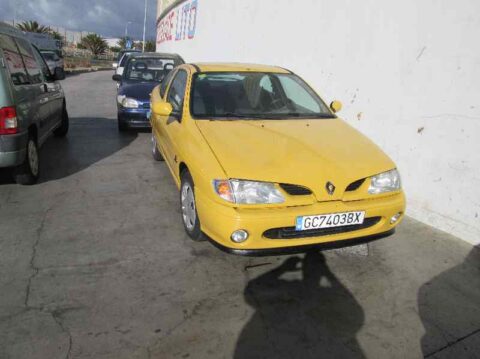 PARAGOLPES TRASERO RENAULT MEGANE I CABRIOLET (EA0) 1.6