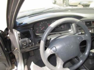 PARABRISAS TOYOTA COROLLA FAMILIAR (E11) 1.6 Linea Terra - fotografía 3