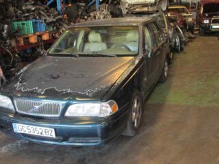 PARAGOLPES DELANTERO VOLVO SERIE 850 2.5 10V Berlina - fotografía 1