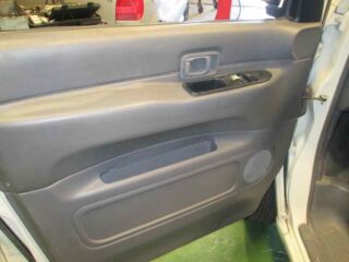 CERRADURA PUERTA TRASERA DERECHA NISSAN VANETTE CARGO (HC23) Familiar (5 asientos) - fotografía 7