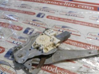 ELEVALUNAS TRASERO DERECHO TOYOTA AVENSIS BERLINA (T25) 1.8 Sol Sedán (4-ptas.) - fotografía 1