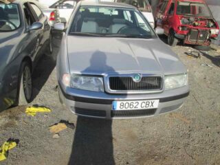 FILTRO AIRE SKODA OCTAVIA BERLINA (1U2) Ambiente - fotografía 1