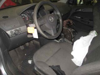 REFUERZO PARAGOLPES DELANTERO OPEL ASTRA H BERLINA Essentia - fotografía 4