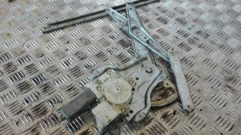 ELEVALUNAS DELANTERO DERECHO TOYOTA AVENSIS BERLINA (T25) 2.0 D4-D Sol Sedán (4-ptas)