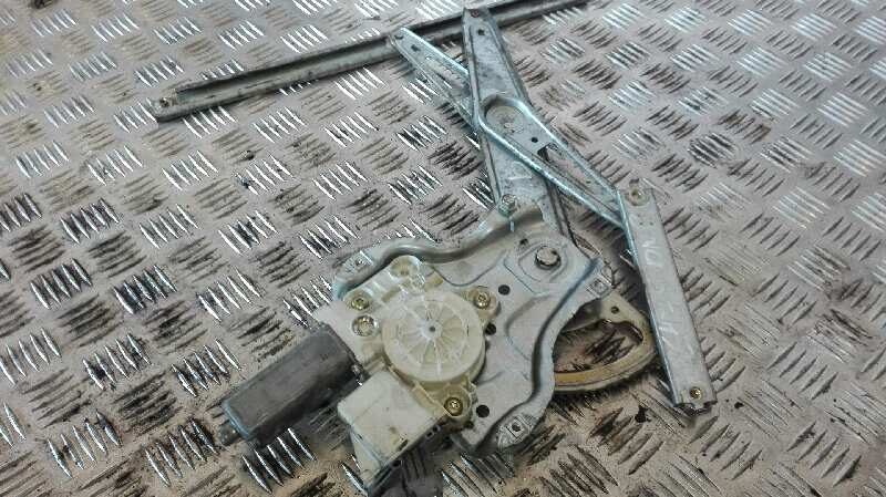 ELEVALUNAS DELANTERO DERECHO TOYOTA AVENSIS BERLINA (T25) 2.0 D4-D Sol Sedán (4-ptas)