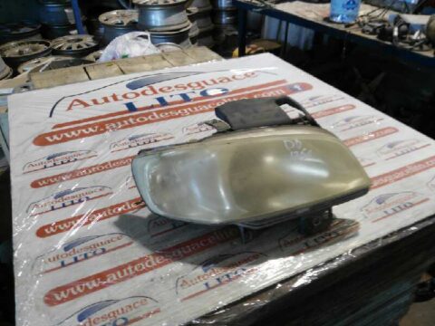 FARO DERECHO SEAT IBIZA (6K1) Free Sky