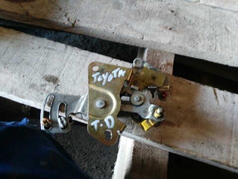 CERRADURA PUERTA TRASERA DERECHA TOYOTA HI-ACE HiAce Caja cerrada TD