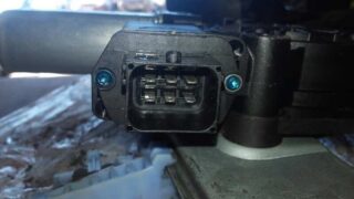 ELEVALUNAS DELANTERO DERECHO OPEL CORSA D 111 Years - fotografía 2