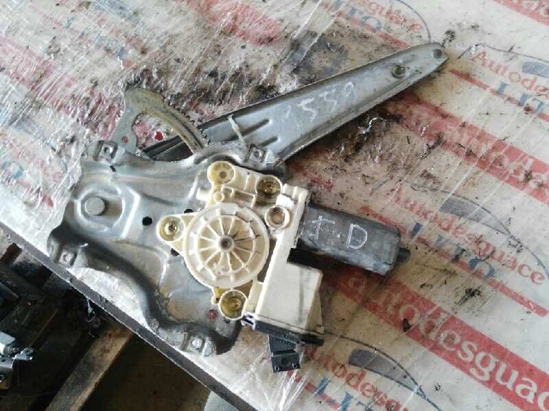 ELEVALUNAS TRASERO DERECHO TOYOTA COROLLA FAMILIAR (E12) 2.0 D-4D Linea Sol