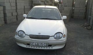 GUANTERA TOYOTA COROLLA (E11) 1.6 Linea Luna Berlina (4-ptas.) - fotografía 2