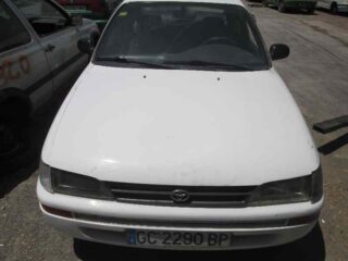 VOLANTE TOYOTA COROLLA (E11) 2.0 D Linea Terra Sedán (4-ptas.) - fotografía 3