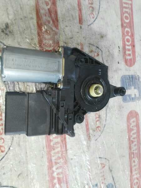 MOTOR ELEVALUNAS TRASERO IZQUIERDO VOLKSWAGEN PASSAT BERLINA (3B3)
