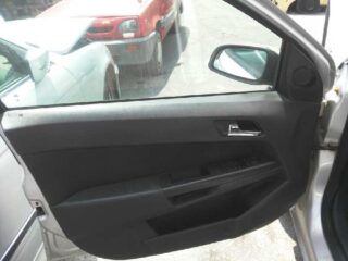 MANGUETA DELANTERA IZQUIERDA OPEL ASTRA H BERLINA Essentia - fotografía 3