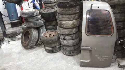 PUERTA TRASERA DERECHA NISSAN VANETTE CARGO Vanette Cargo Combi - 5