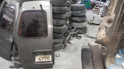 PUERTA TRASERA IZQUIERDA NISSAN VANETTE CARGO Vanette Cargo Combi - 5