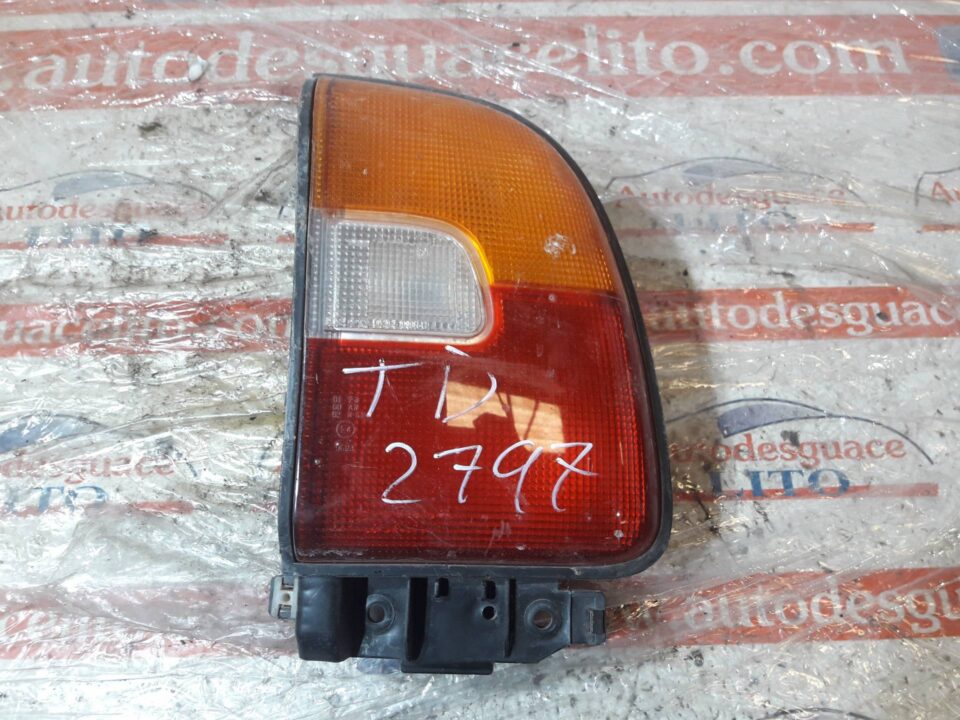 PILOTO TRASERO DERECHO TOYOTA RAV4 FUNCRUISER (A1) Básico