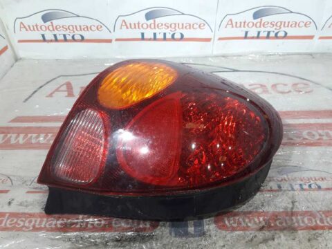 PILOTO TRASERO IZQUIERDO TOYOTA COROLLA (E11) 1.6 Linea Luna (5-ptas.)