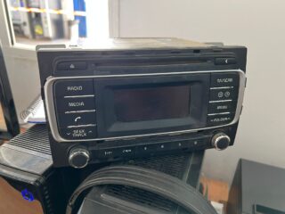 SISTEMA AUDIO RADIO CD KIA RIO (UB) Basic - fotografía 1