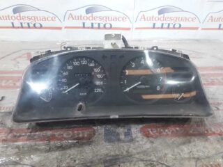 CUADRO INSTRUMENTOS TOYOTA COROLLA (E11) 1.6 Linea Luna (5-ptas.) - fotografía 1