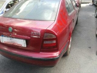 INYECTOR SKODA OCTAVIA BERLINA (1U2) 1.9 TDI SLX (81kW) - fotografía 3