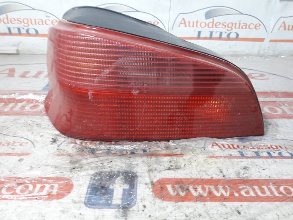 PILOTO TRASERO IZQUIERDO PEUGEOT 106 (S2)