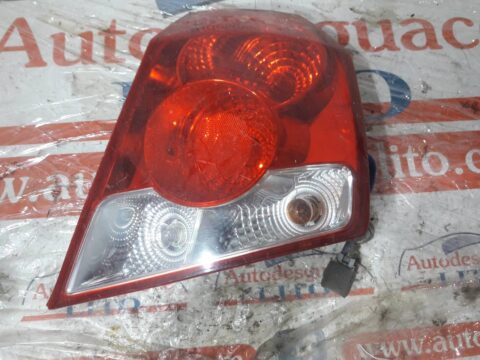 PILOTO TRASERO DERECHO CHEVROLET KALOS 1.4 SE