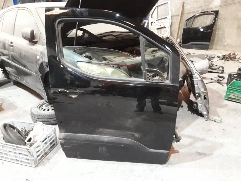 PUERTA DELANTERA DERECHA PEUGEOT