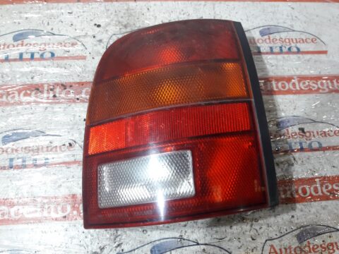 PILOTO TRASERO DERECHO NISSAN MICRA (K11) Alpine (1996)