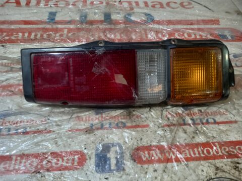 PILOTO TRASERO DERECHO TOYOTA HI-ACE Combi (2 - Plazas)