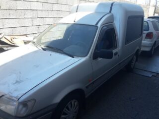 FARO DERECHO FORD FIESTA BERL.COURIER Courier Familiar - fotografía 4