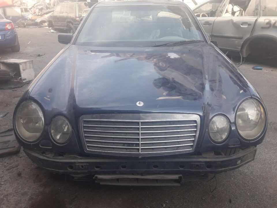 LUZ INTERIOR MERCEDES-BENZ CLASE E (BM 210) BERLINA 290 Turbodiesel (210.017)