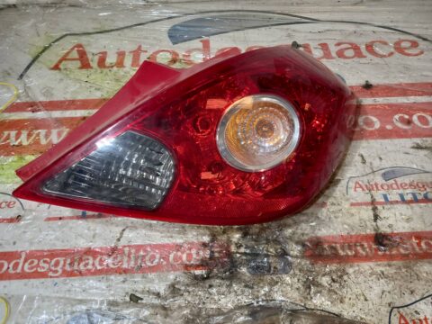 PILOTO TRASERO DERECHO OPEL CORSA D 111 Years