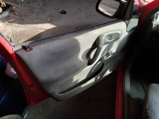 PILOTO TRASERO DERECHO OPEL CORSA B Swing - fotografía 6