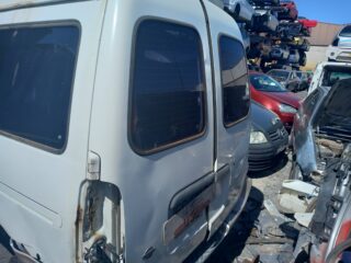 LUNA TRASERA DERECHA NISSAN VANETTE CARGO Vanette Cargo Combi - 5 - fotografía 5