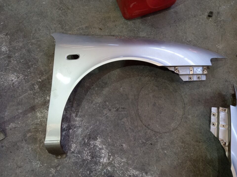 ALETA DELANTERA DERECHA SEAT LEON (1M1) Stella