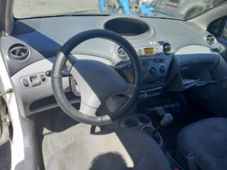NO IDENTIFICADO TOYOTA YARIS (NCP1NLP1SCP1) 1.0 Linea Luna - fotografía 3