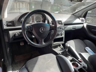 REJILLA DELANTERA MERCEDES-BENZ CLASE A (BM 169) A 150 A-Edition (169.031) - fotografía 7