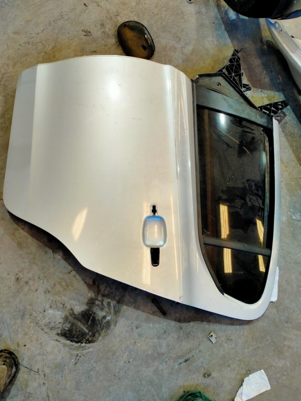 PUERTA TRASERA IZQUIERDA OPEL CORSA E Selective