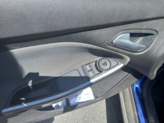 MANDO ELEVALUNAS DELANTERO DERECHO FORD FOCUS BERLINA (CB8) Titanium - fotografía 7
