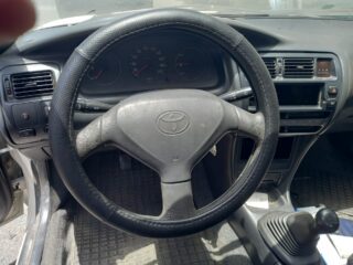 PILOTO TRASERO DERECHO TOYOTA COROLLA (E11) 2.0 D Linea Terra Sedán (4-ptas.) - fotografía 5